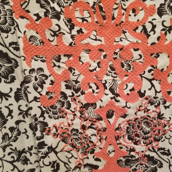 Top - Picture 2 of 4